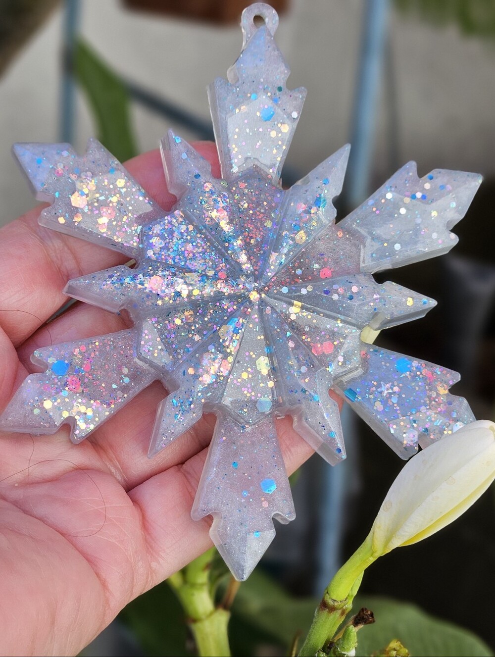 Boutique Handmade 3D Sparkling Resin Snowflake Ornaments